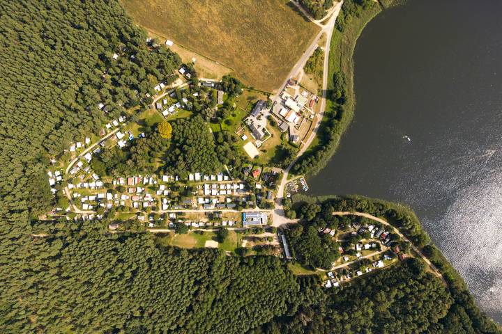 Camping für 4 Personen, mit Terrasse und Sauna in Mecklenburgische Seenplatte