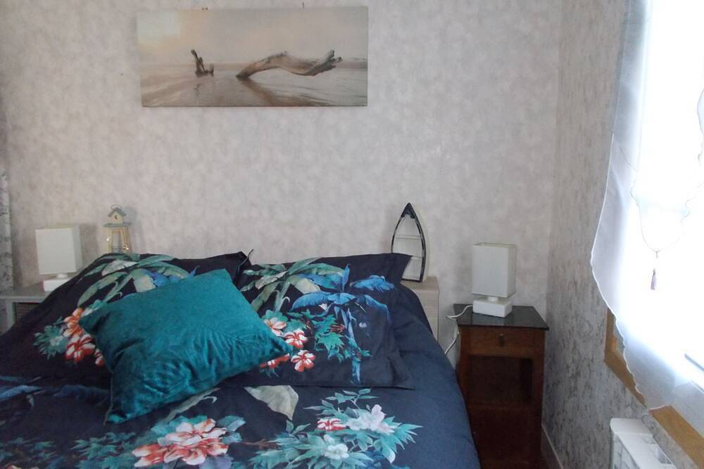 Charming, cosy villa 5 minutes' walk from the beach in Jullouville, Côte de la Déroute