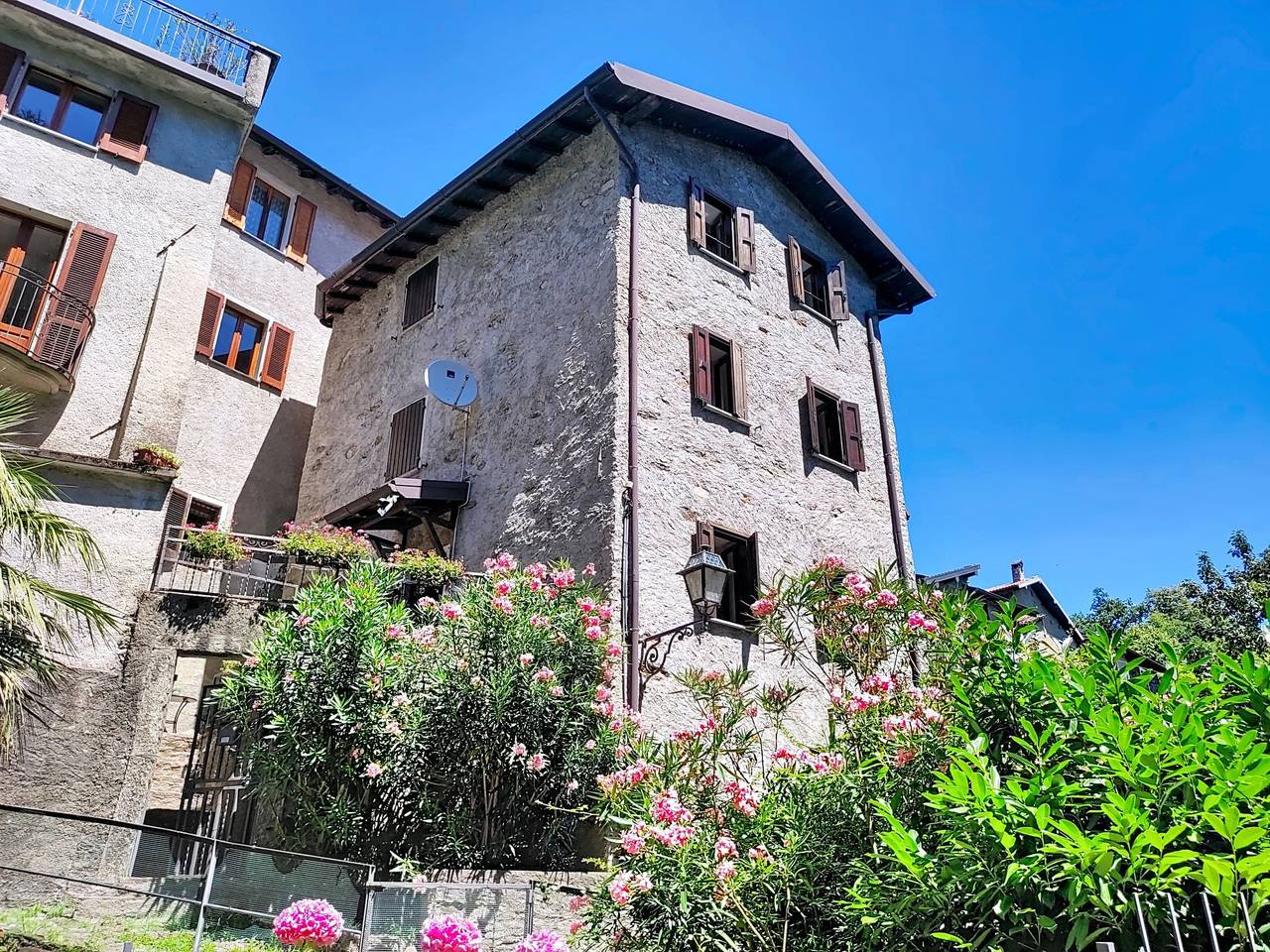 Casa Sul Torrente in Santa Maria Rezzonico, Comune di San Siro