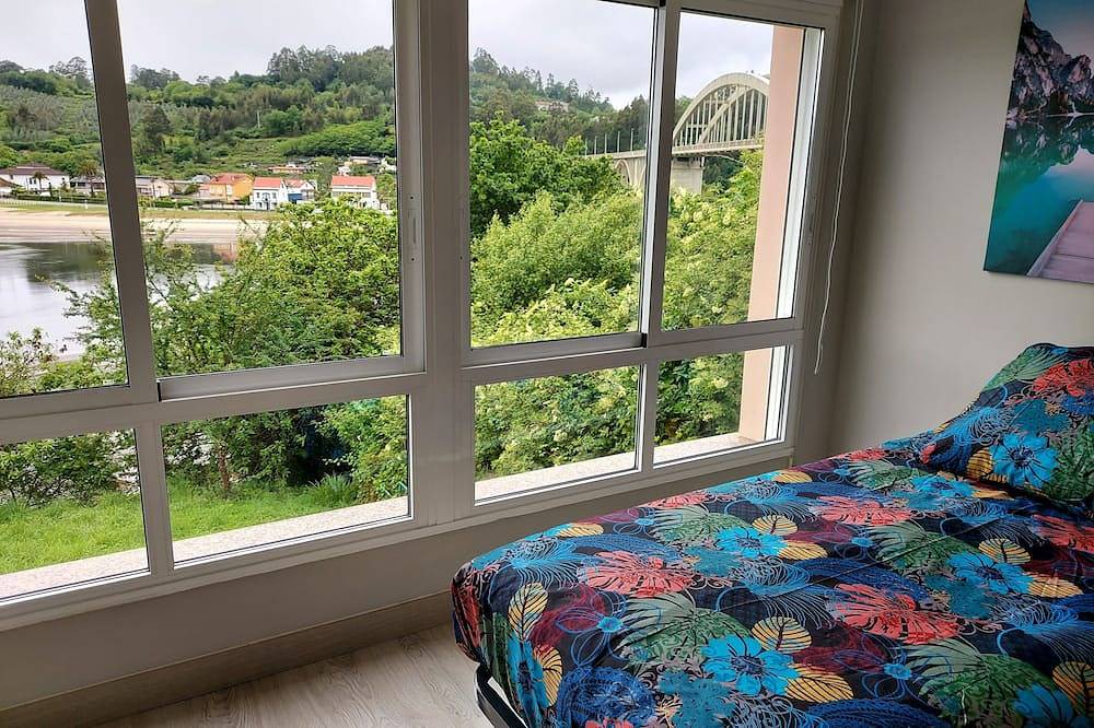 Entire apartment, Apartamento Vistas Pedrido in Paderne (Espanha), Galician Coast