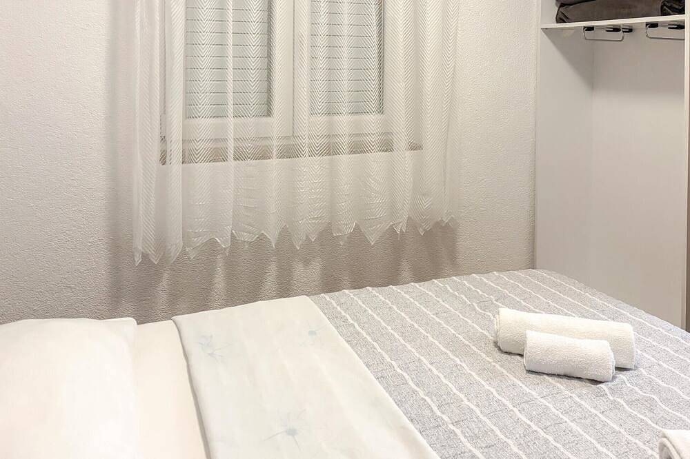 Entire apartment, Amazing apartment in Lukovo Sugarje in Lukovo Šugarje, Velebit Nature Park