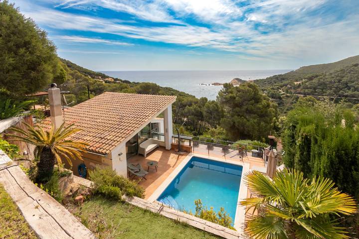 Villa für 9 Personen, mit Garten in Katalonien