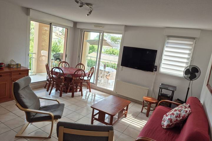 Ganze Wohnung, Ferienwohnung für 6 Personen mit Terrasse in Saint-Aygulf, Frejus