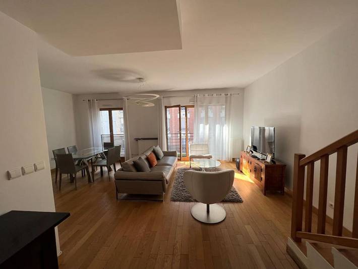 Gîte pour 6 personnes, avec Balcon ainsi que Terrasse et Vue dans Paris Rue Sextius Michel