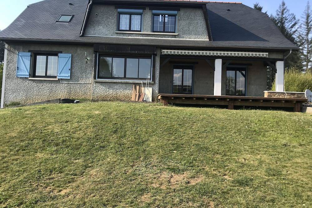 Bienvenue à la Maison du Bois in Bartrès, Hautes-Pyrénées
