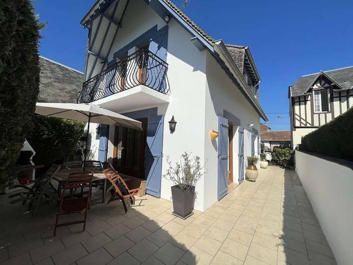 Location de vacances pour 6 personnes, avec jardin, adapté aux familles à Benerville-sur-Mer