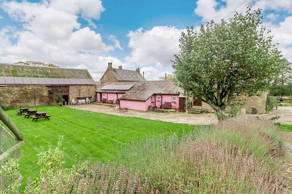 2 Bed in Abergavenny in Brecon Beacons