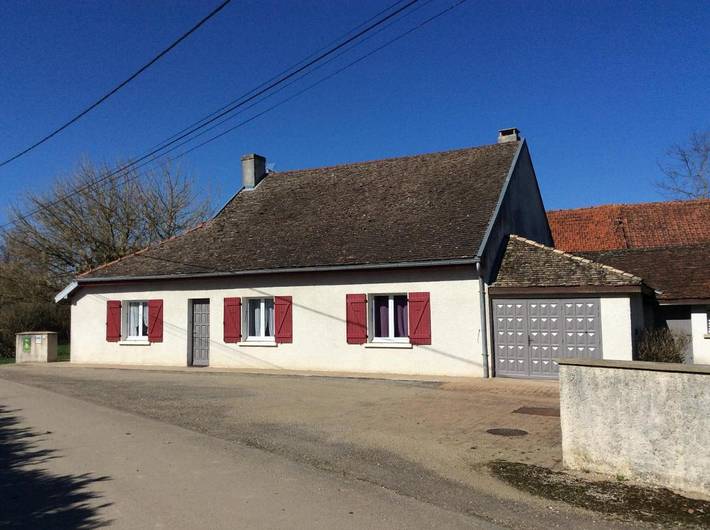 Location de vacances pour 8 personnes, avec Terrasse et Jardin à Annoire