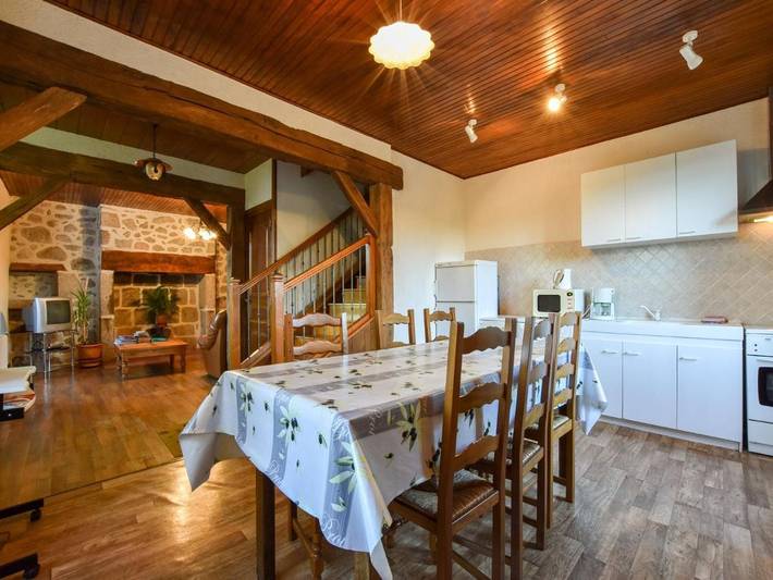 Location de vacances pour 6 personnes, avec jardin et terrasse à Sénezergues - 3