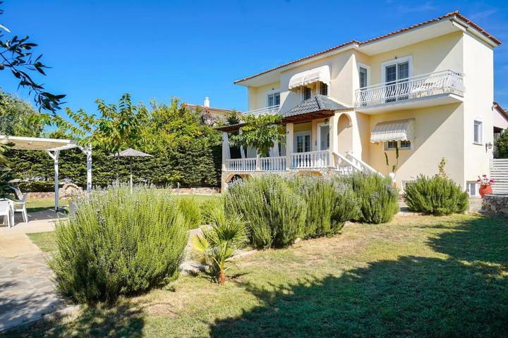 Villa für 8 Personen, mit Ausblick und Balkon sowie Garten auf Thassos - 3