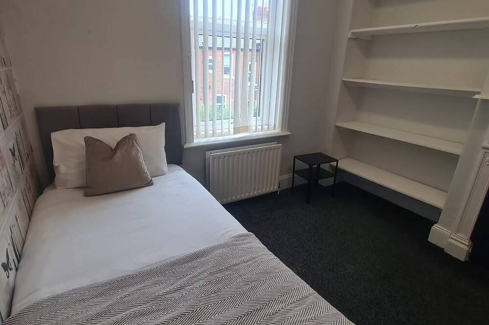 Sunderland 5 Bedroom House in Sunderland