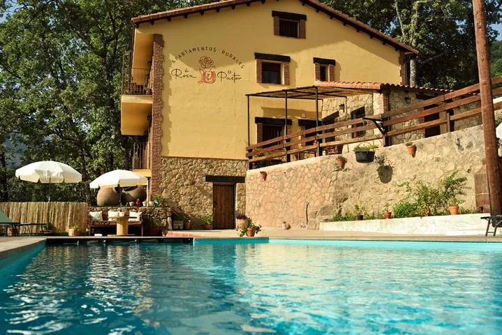 Ferienwohnung für 4 Personen, mit Garten und Ausblick sowie Pool - 1