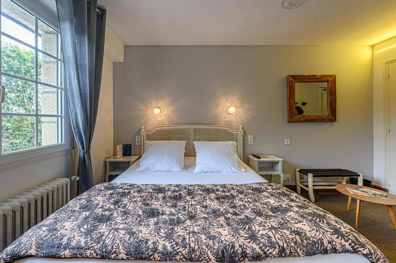 Bed in 4-Bed Female Dormitory Room in Erdeven, Côte des Mégalithes