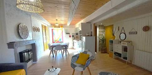 Gîte pour 8 personnes, avec terrasse à Tauves