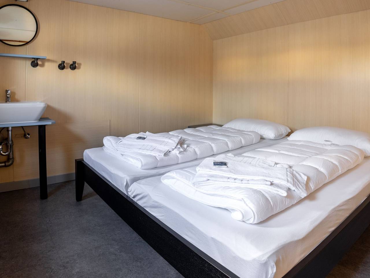 Arcona - Hostel on the Water - 2er Kajüte in Wilhelmshaven, Südliche Nordseeküste
