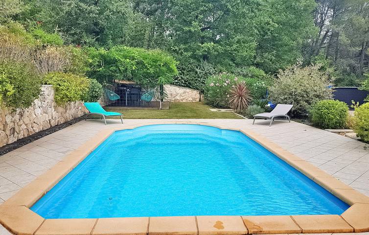 Location de vacances pour 8 personnes, avec terrasse à Callas - 4