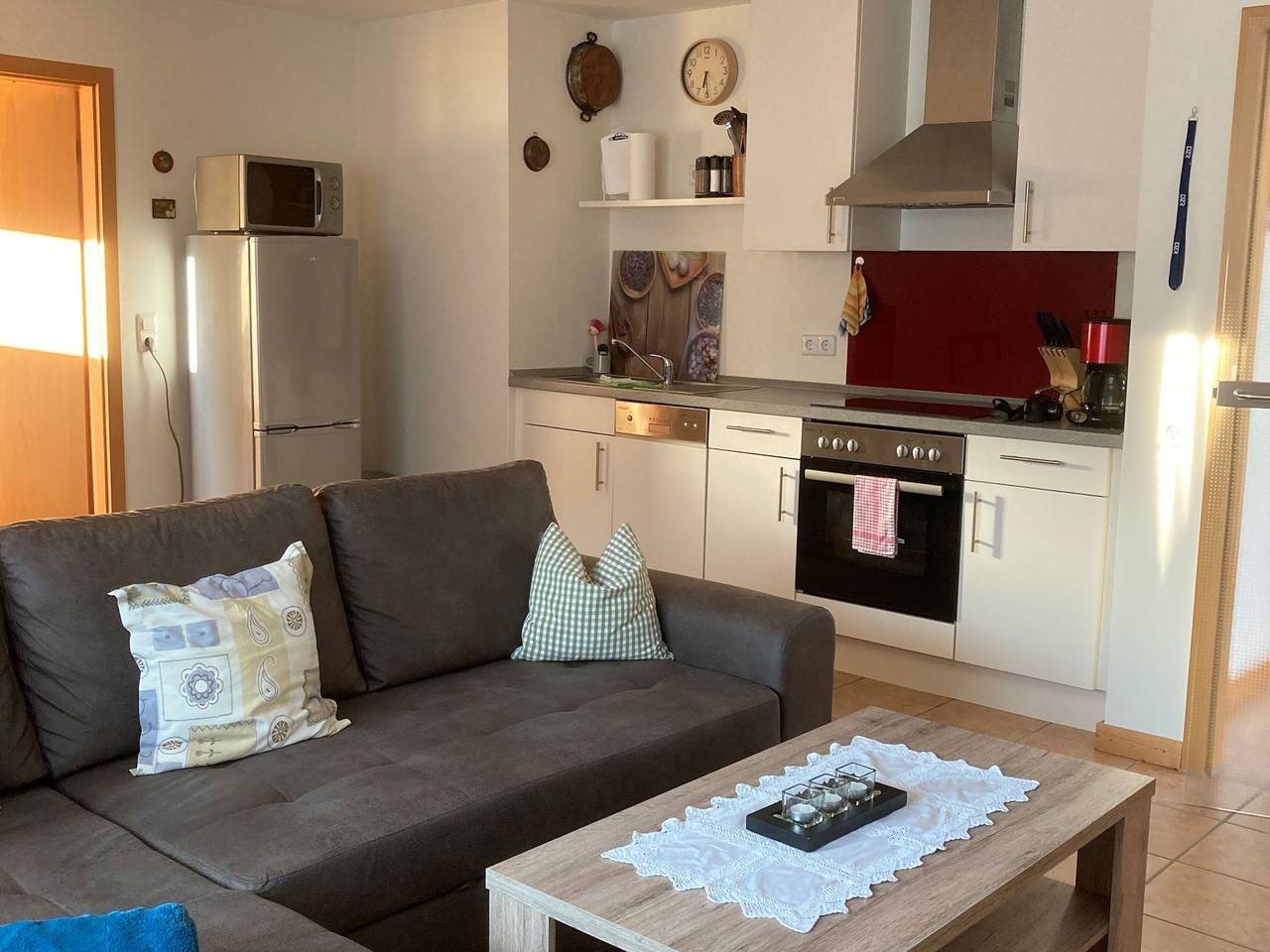 Ganze Wohnung, Ferienwohnung 'Erdgeschoss' mit Bergblick, Gemeinschaftsterrasse und Wi-Fi in Metzingen, Neckar-Alb