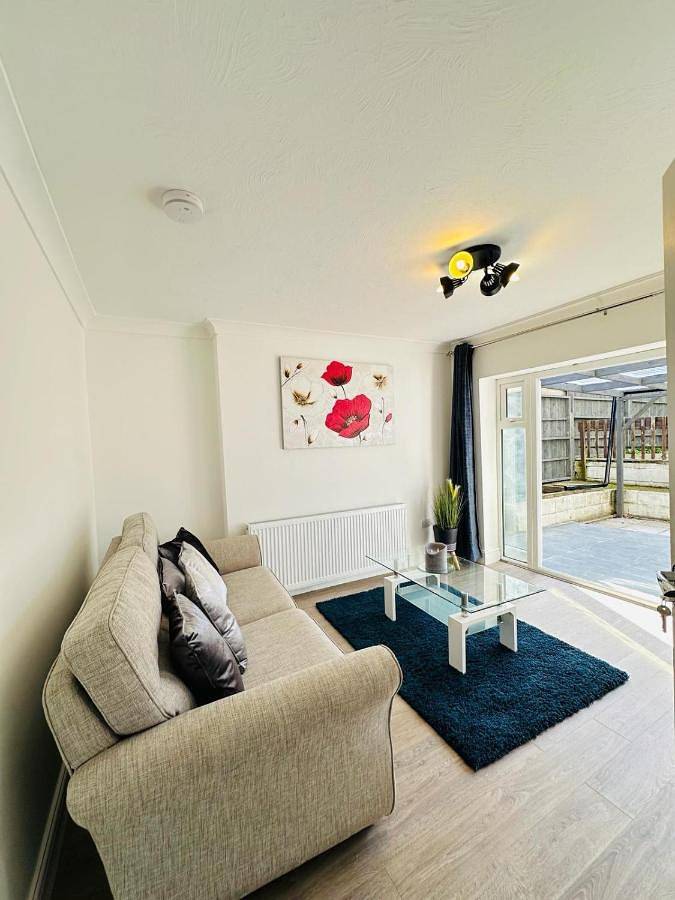Entire apartment, One-Bedroom Apartment in Bournemouth, South West England