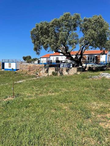 Gîte pour 8 personnes, avec piscine ainsi que jardin et vue, animaux acceptés à Borba