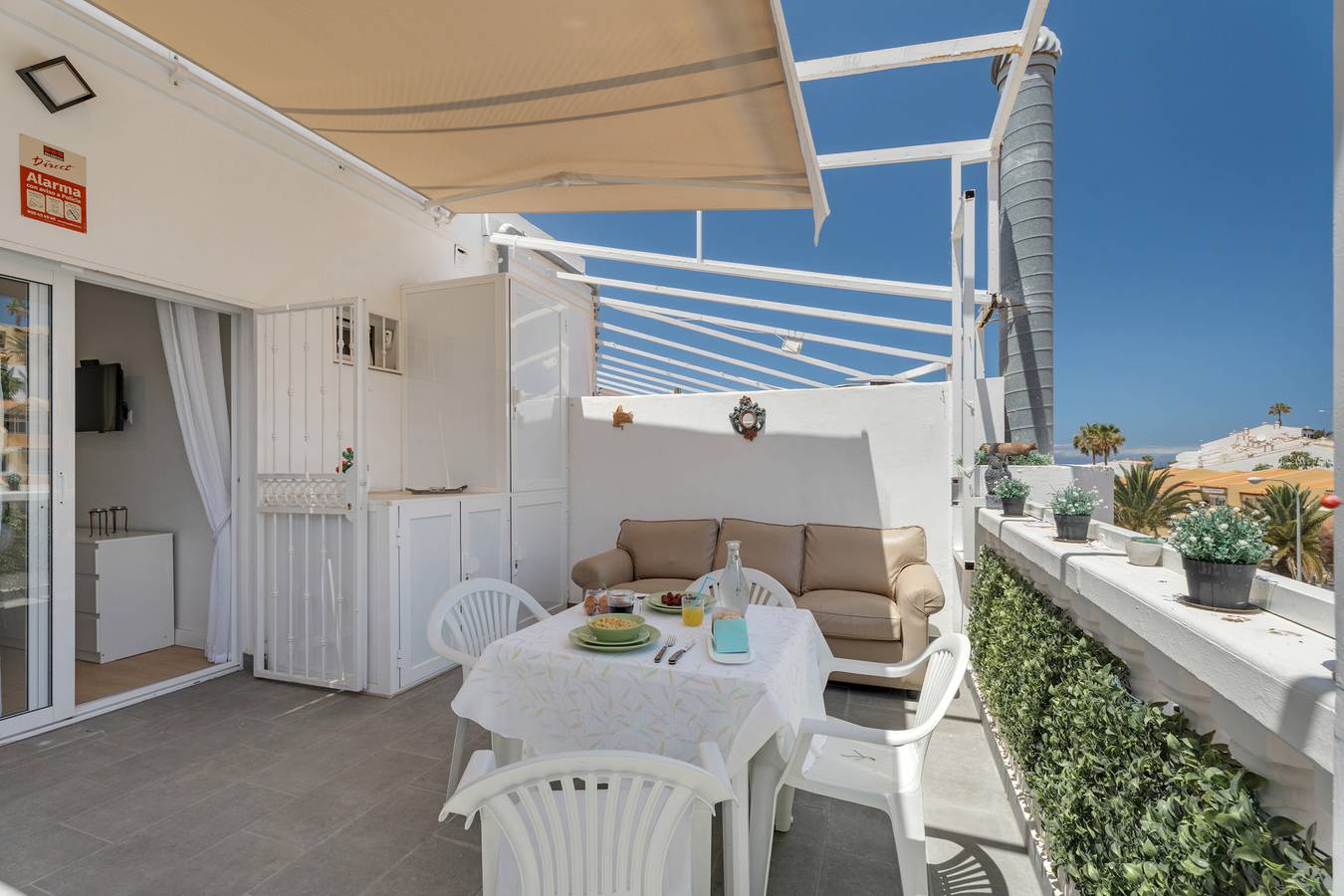 Ganze Wohnung, Ferienwohnung 'Sun Garden' mit Bergblick, privater Terrasse und Wlan in San Eugenio Alto, Adeje