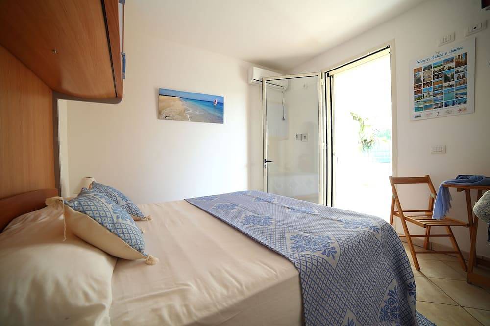 Ganze Wohnung, Komfortables Mini-Studio 2 Plätze mit Garten 100 vom Strand und dem Zentrum entfernt in Lido Mania, Ugento