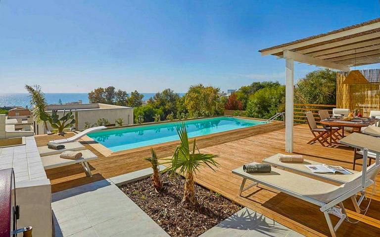 Vous profiterez d'une villa avec piscine et jacuzzi près de Selinunte. in Triscina, Castelvetrano (Commune)
