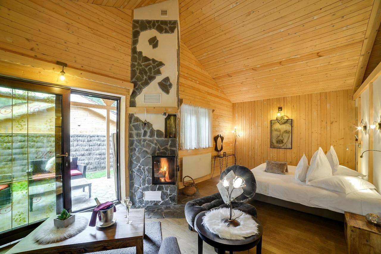 Domaine du Haut Jardin Hôtel & Chalets Spa Privé in Rehaupal, Saint-Dié-des-Vosges