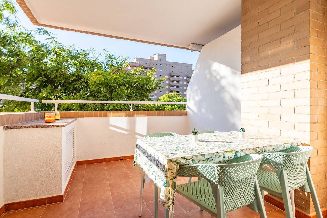 Apartamento entero, Alojamiento en Playa de Marina d'Or con vistas a la montaña, piscina y Wi-Fi in Marina d'Or, Oropesa del Mar