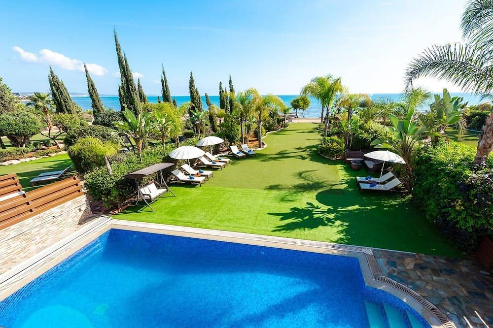 Sea Front Villa Oceanus H2 by Ezoria Villas in Südzypern