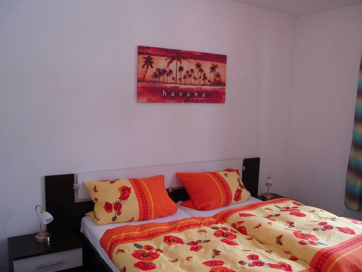 Ganze Ferienwohnung, Haus Wagner - Priv. Verm. Ges. Prien - Ferienwohnung im Haus Wagner mit sep. Schlafzimmer, 60qm, Terrasse in Prien, Prien am Chiemsee
