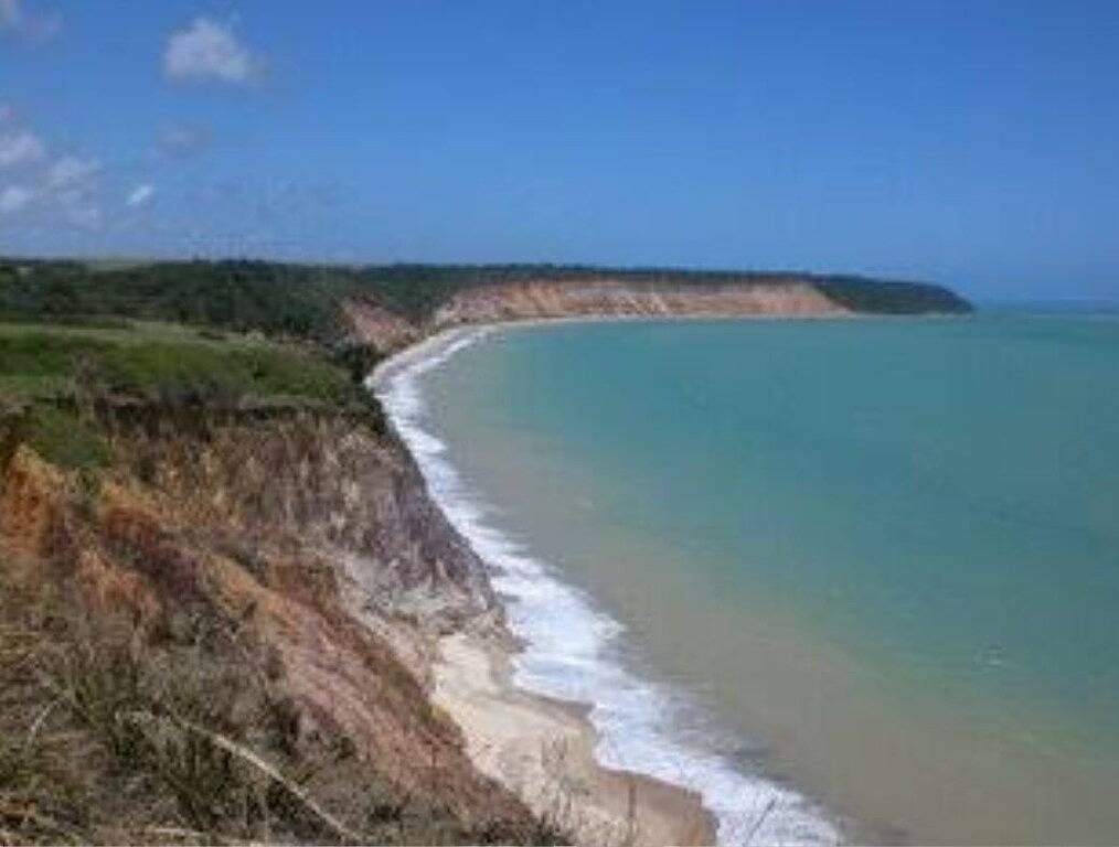 Haus auf der Insel Crôa in der Nähe des Strandes für kaputte Autos in Barra de Santo Antônio, Alagoas
