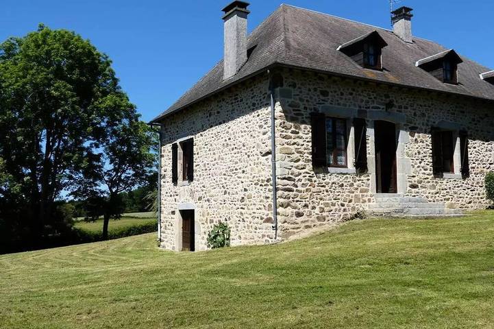 Location de vacances pour 6 personnes, avec Terrasse dans Latronche