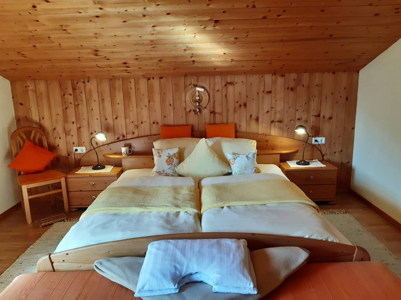 Ganze Ferienwohnung, Doppelzimmer, Dusche, Wc, Balkon in Virgen, Bezirk Lienz