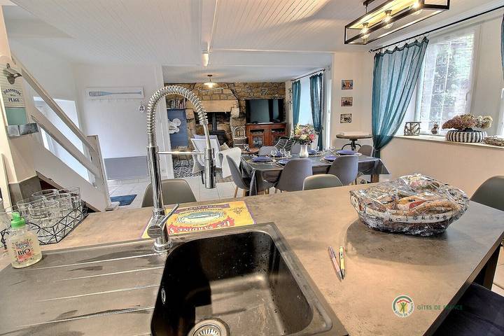 Gîte pour 6 personnes, avec jardin à Trélévern - 2