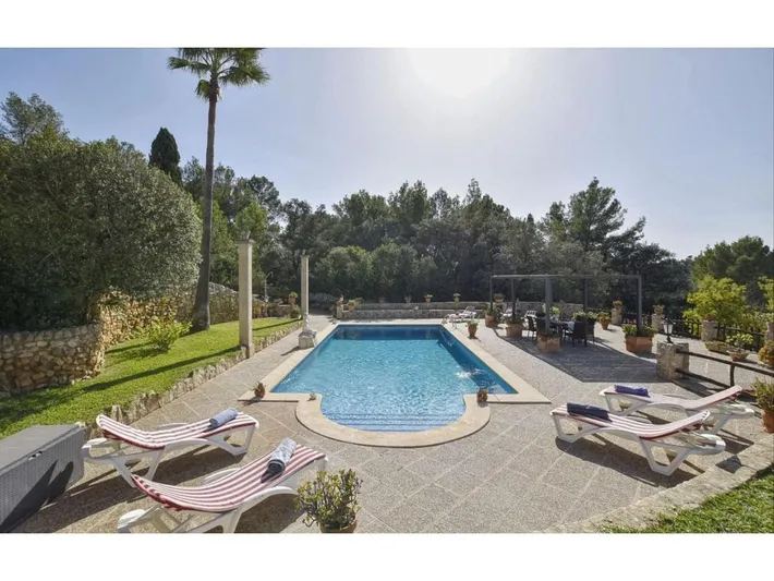 Ferienhaus für 8 Personen, mit Terrasse und Pool sowie Garten - 1