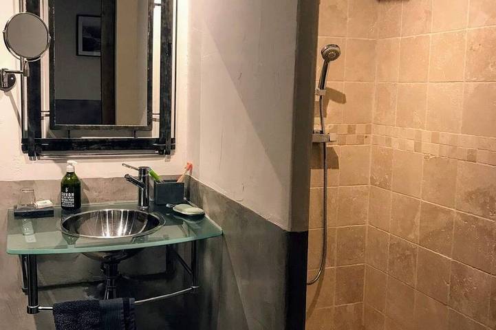 Gîte pour 6 personnes, avec jardin à Richerenches - 3