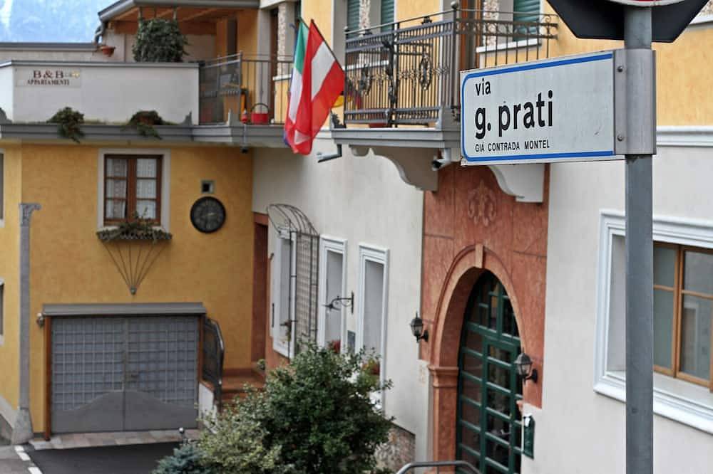 Apartments \"At the Emperor's Lodge\" in Levico Terme, Caldonazzosee