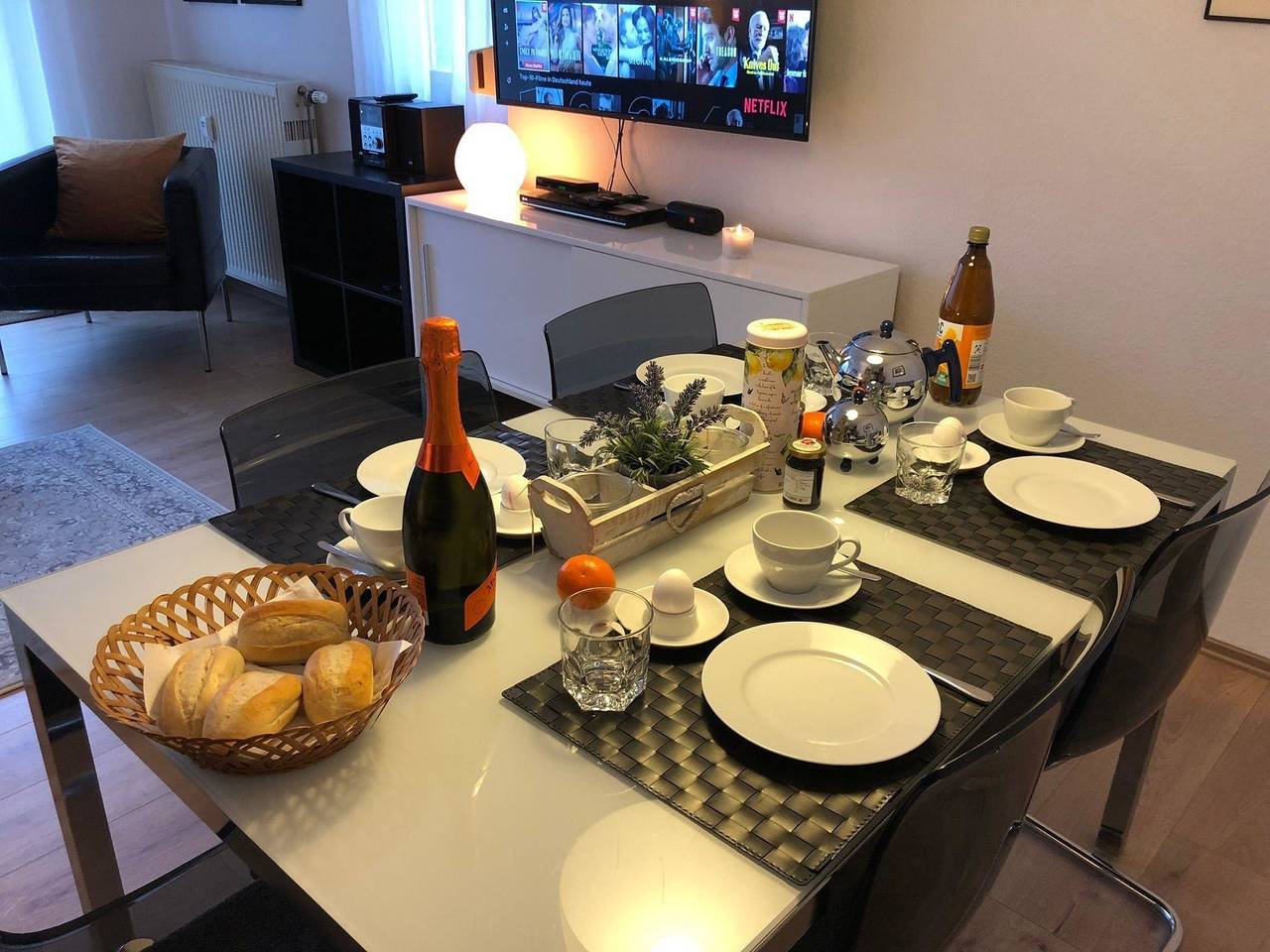 Ganze Ferienwohnung, Ferienwohnung "Kapitän Hook" mit Sonnenterrasse & Garten zwischen Strand, Wald & Wiese auf Rügen! in Gustow, Stralsund Umland