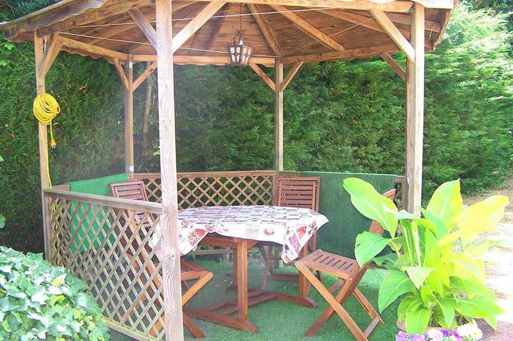 Location de vacances pour 6 personnes, avec jardin à La Chapelle-aux-Choux