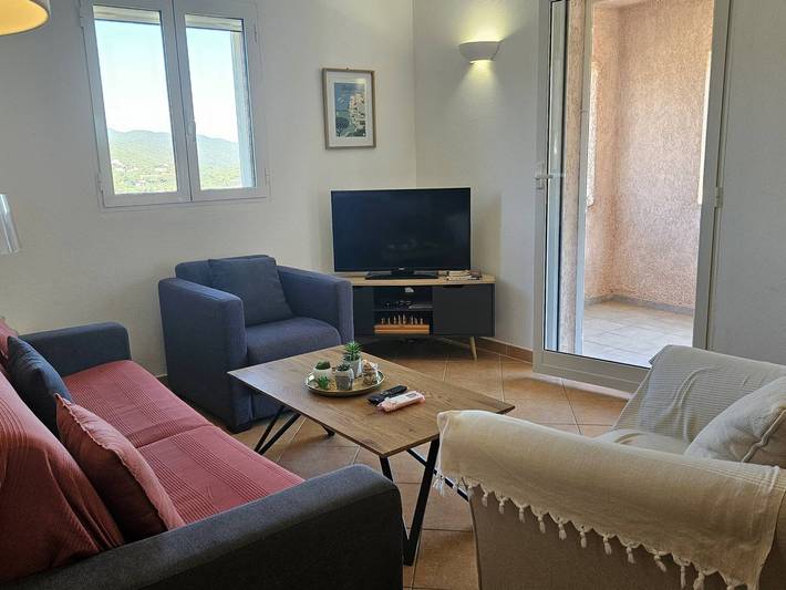 Appartement entier, Appartement de vacances à Favone, climatisé avec Wi-Fi in Favone, Conca