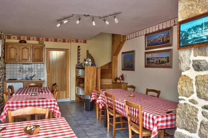 Location de vacances pour 4 personnes, avec piscine et sauna ainsi que jardin et jacuzzi à Lézardrieux - 3