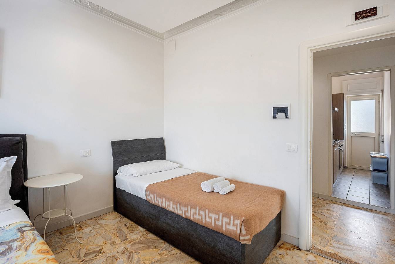 ‘Di Palma Suite Tripla’ Room with Shared Terrace, Wi-Fi and Air Conditioning in Naples, Naples Province