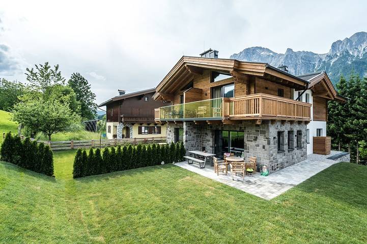 Ferienhaus für 11 Personen, mit Balkon und Sauna sowie Garten in Leogang