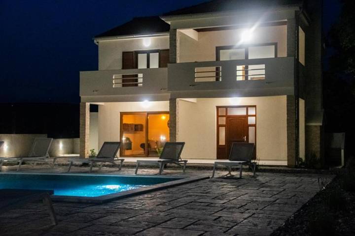 Villa for 12 personer, med have og terrasse, børnevenlig i Zadar