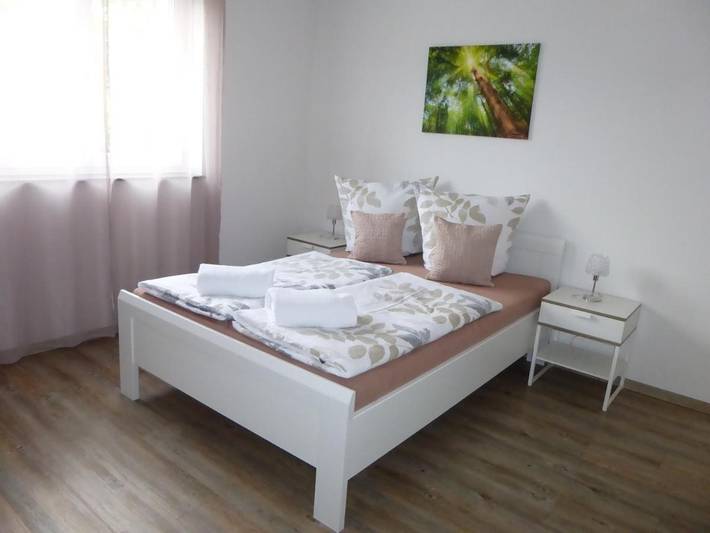 Ferienwohnung für 4 Personen, mit Balkon und Terrasse sowie Ausblick in Weingarten - 2