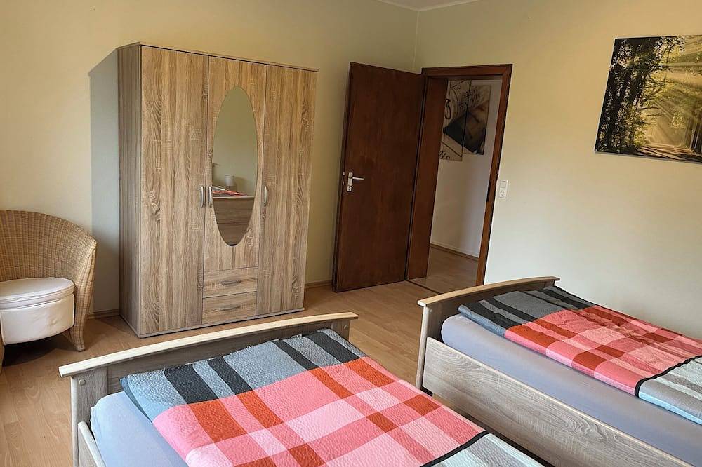 Appartement entier, Apartment Burgunder on the ground floor without balcony in Temmels, Arrondissement de Trèves-Sarrebourg