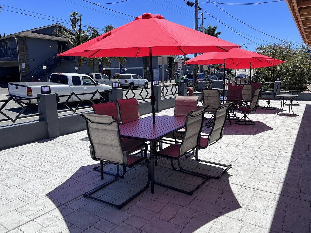 2 Room Suite - Indoor Pool and Spa - Walk to the Boardwalk in Santa Cruz, Santa Cruz County