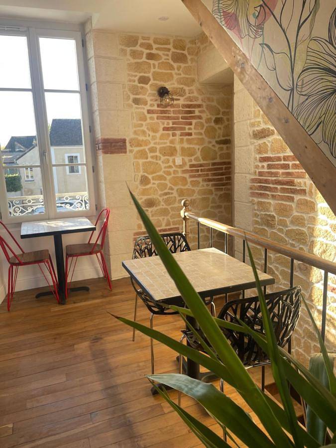 Appartement entier, La Galerie, suite pour 2 personnes avec chambre supplémentaire possible in Saint-Fargeau, Région d'Auxerre