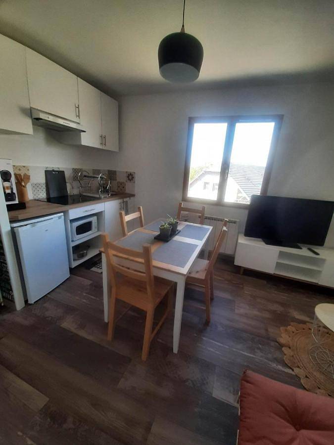 Gîte pour 3 personnes, avec jardin à Chavanod