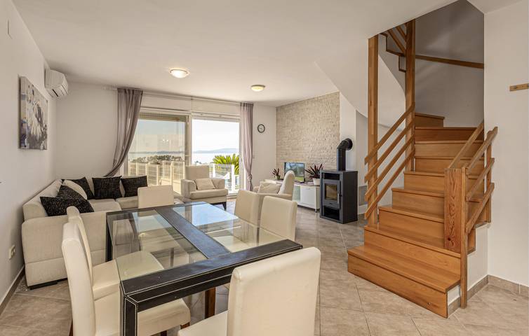 Appartement de vacances entier, Appartement confortable à 1 km de la plage : 2 chambres avec terrasse et parking in Plaža Padova III, Banjol